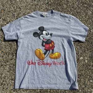 Men’s vintage large Walt Disney world Mickey house t-shirt